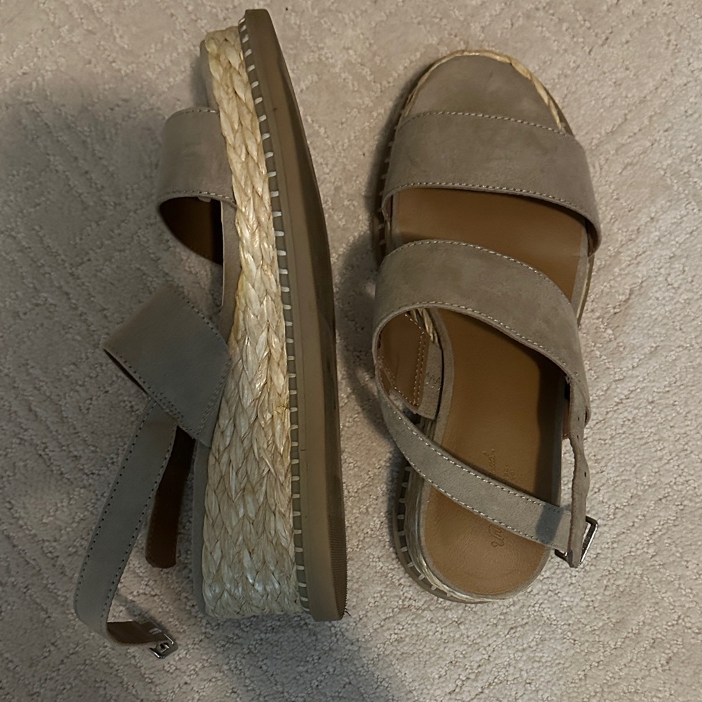 Universal Thread Tan Espadrille Sandals